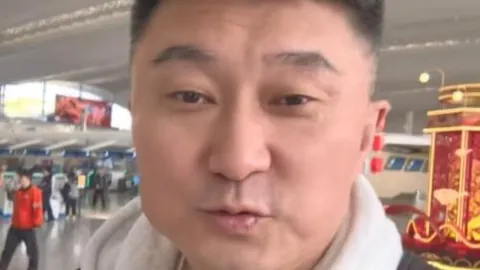 徐彬荣耀加冕！成为狼队史上第四位闪耀足坛的中国球星，前人仅梯队展翅，他独闯英超新篇章！